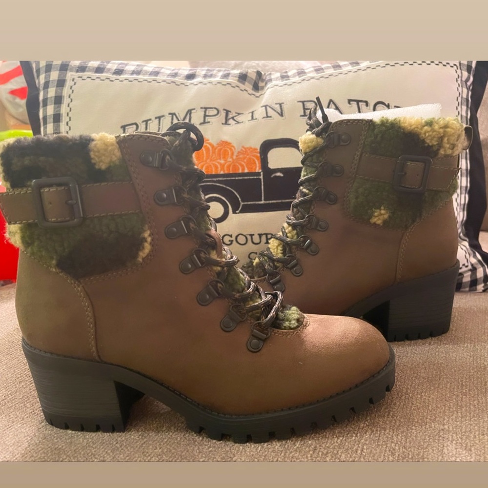 combat booties 🍁